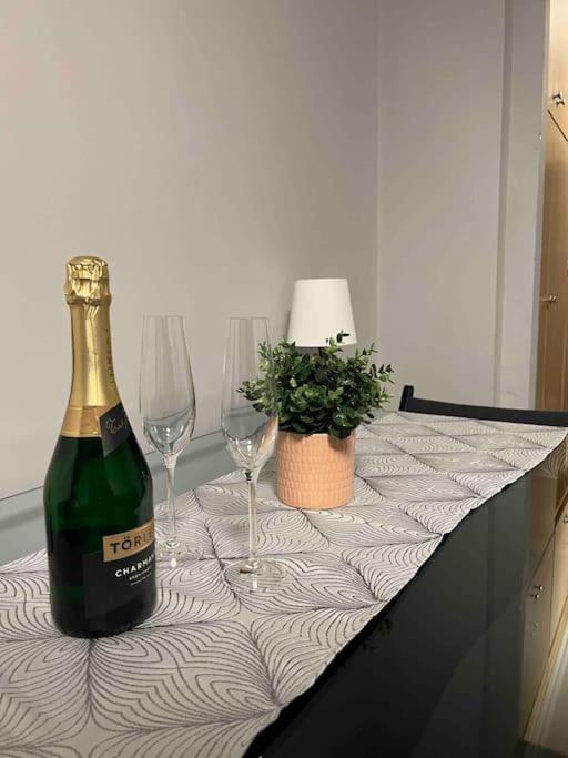 Lovely 1 Bedroom Flat - Gazdagret Budapest Extérieur photo
